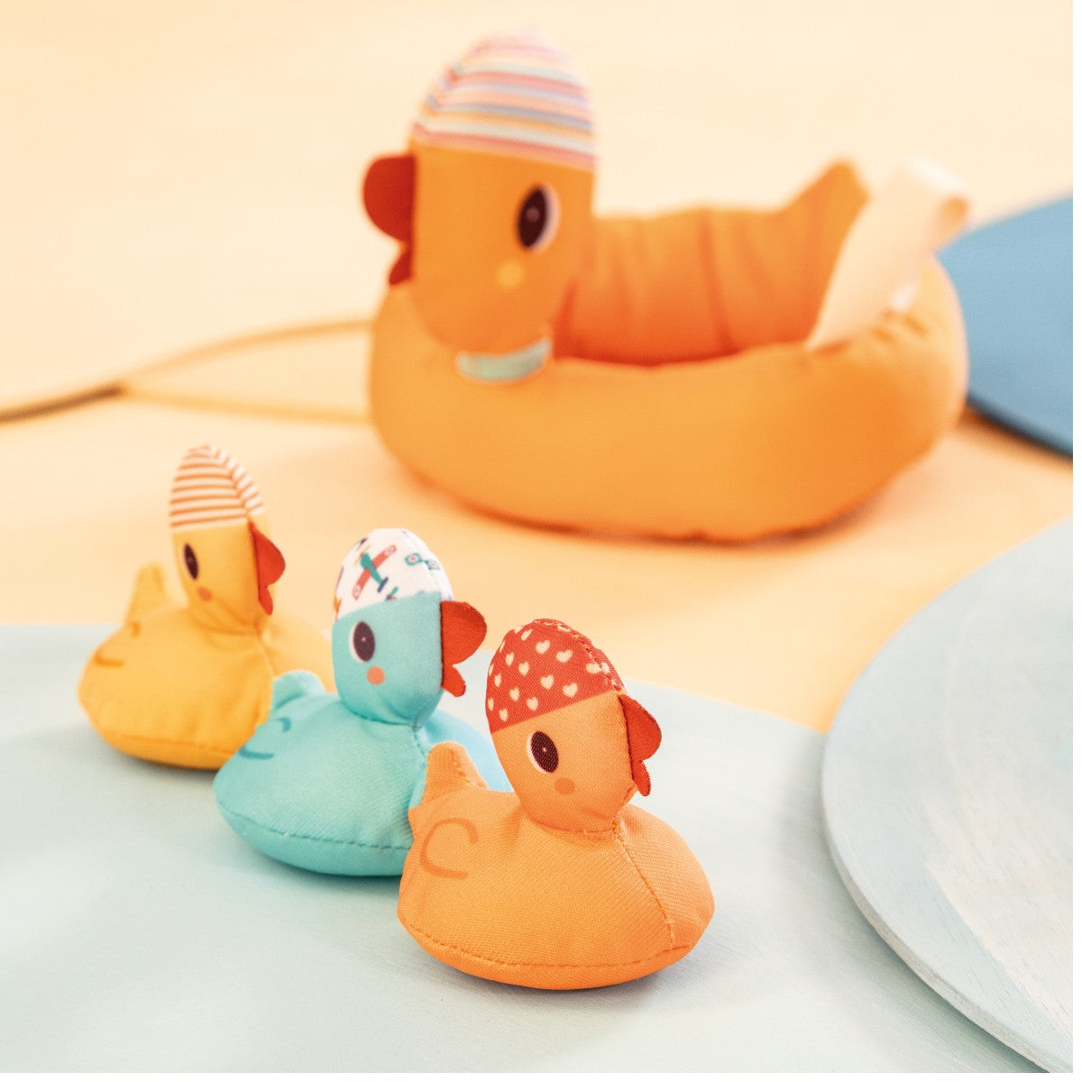 Lilliputiens Bath Toy, Mother Duck and Ducklings