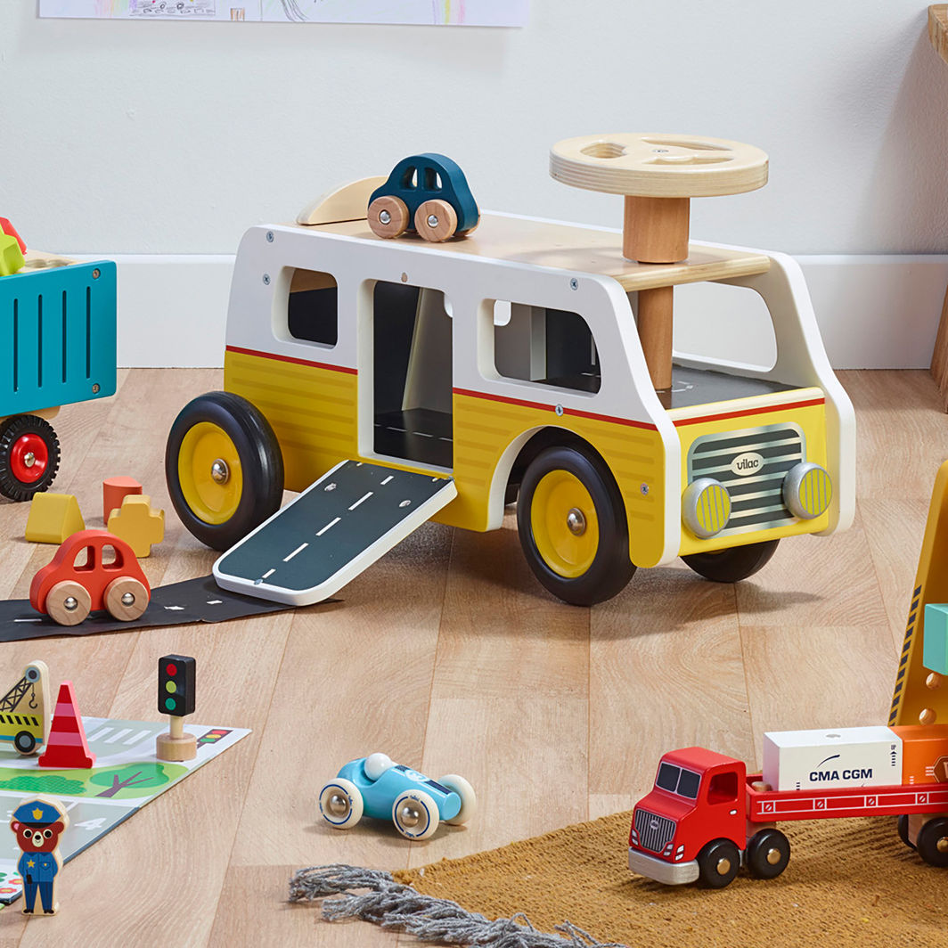 Vilac Ride-On Car, Garage with 2 Cars