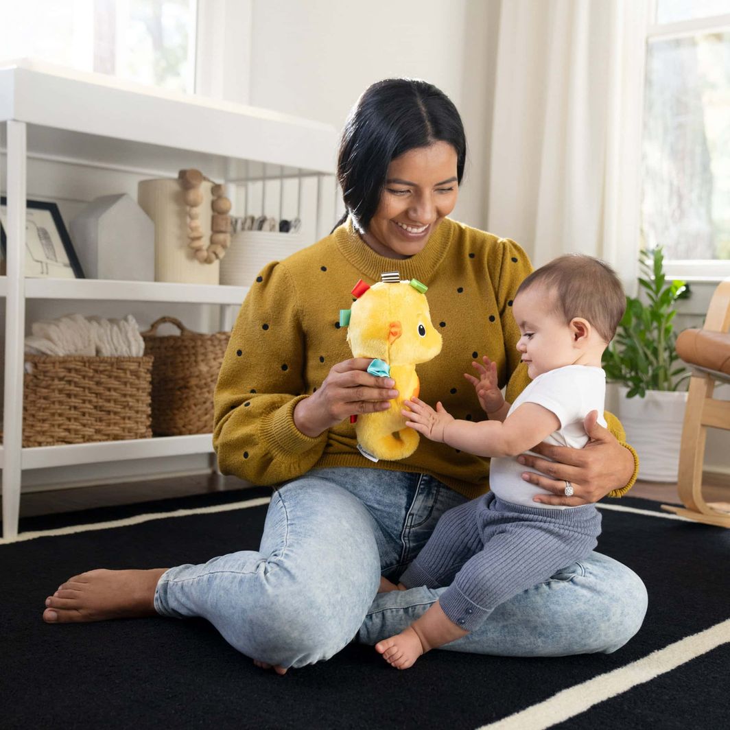 BABY Einstein Sea Dreams Seahorse™ - Soothing Plush Toy with Sound - Yellow