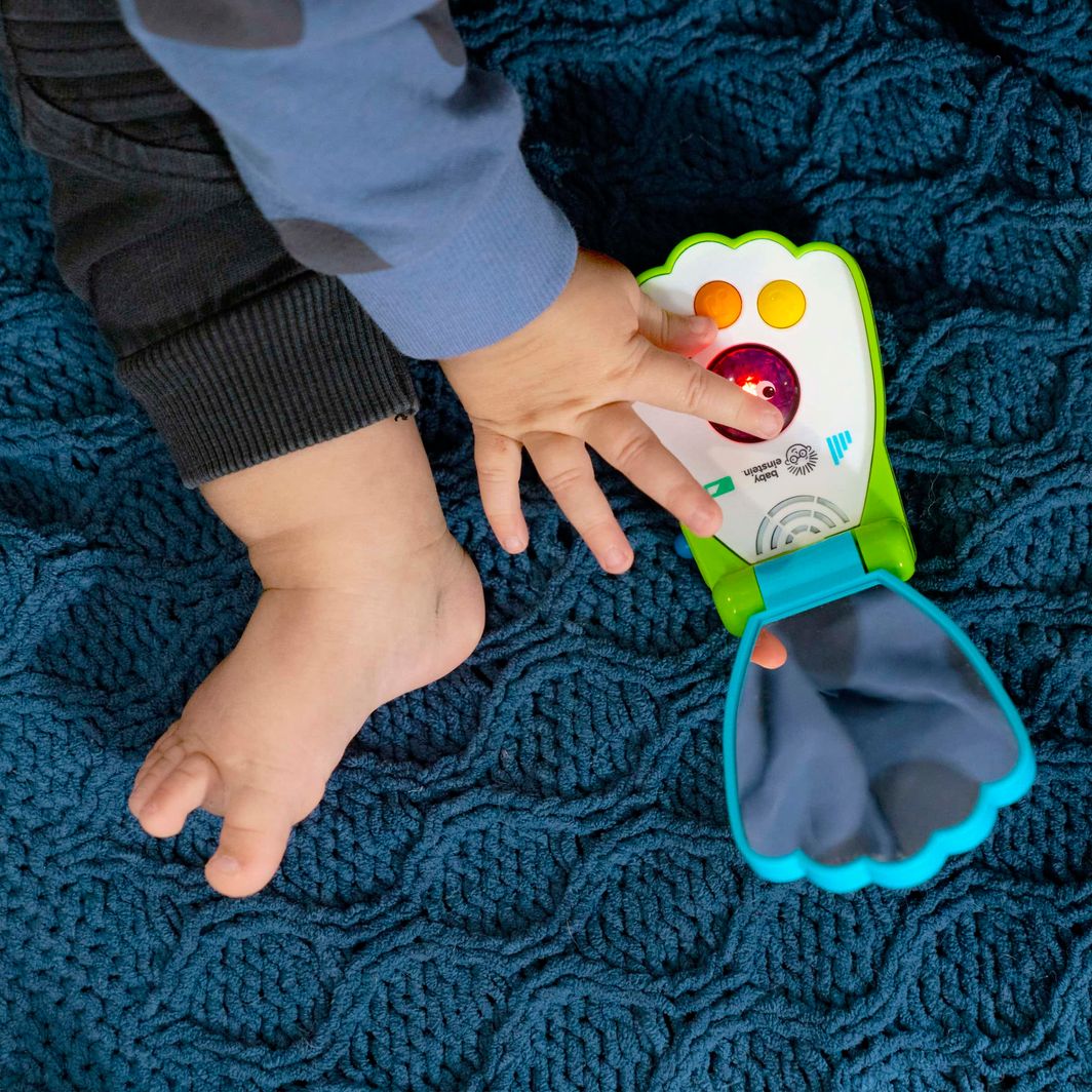 BABY Einstein Baby Toy, Seashell Mobile Phone – Ocean Explorers