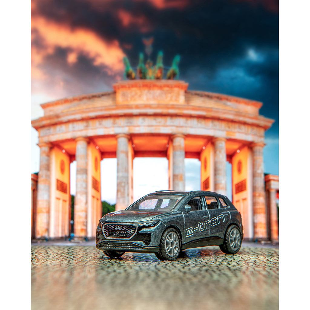 Siku Toy Car, Audi Q4 Eton - 8.3 x 3.2 cm