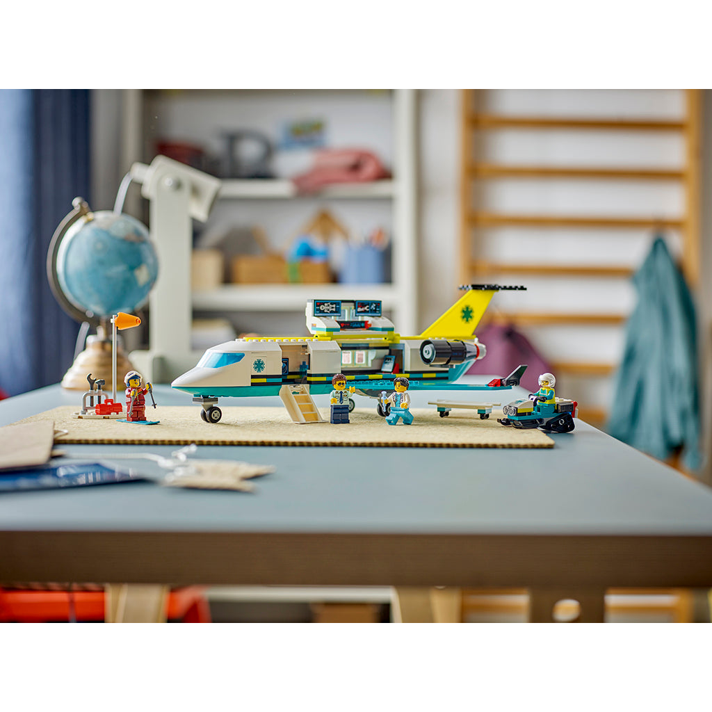 LEGO® City Big Vehicles, Air Ambulance
