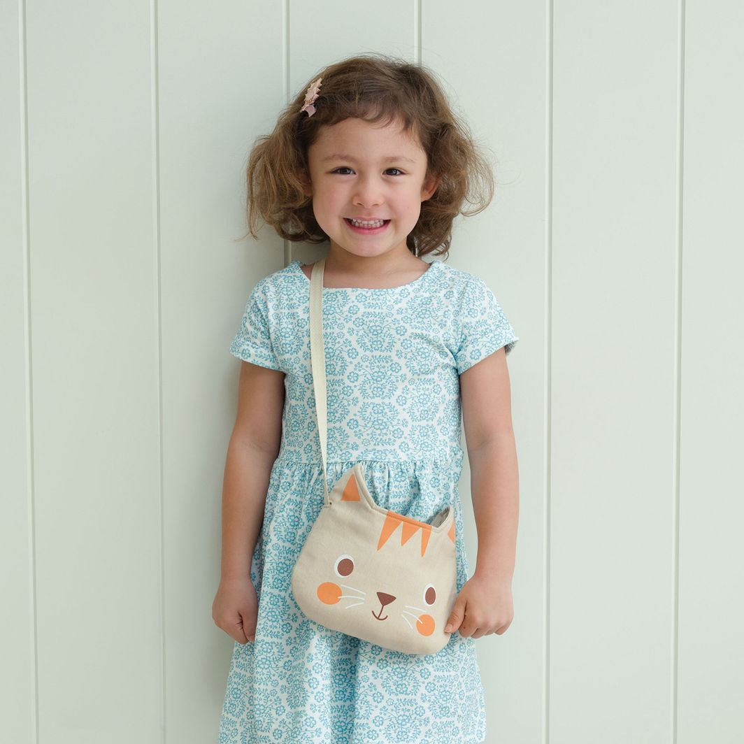 Mentari, Shoulder Bag with Contents - Cat