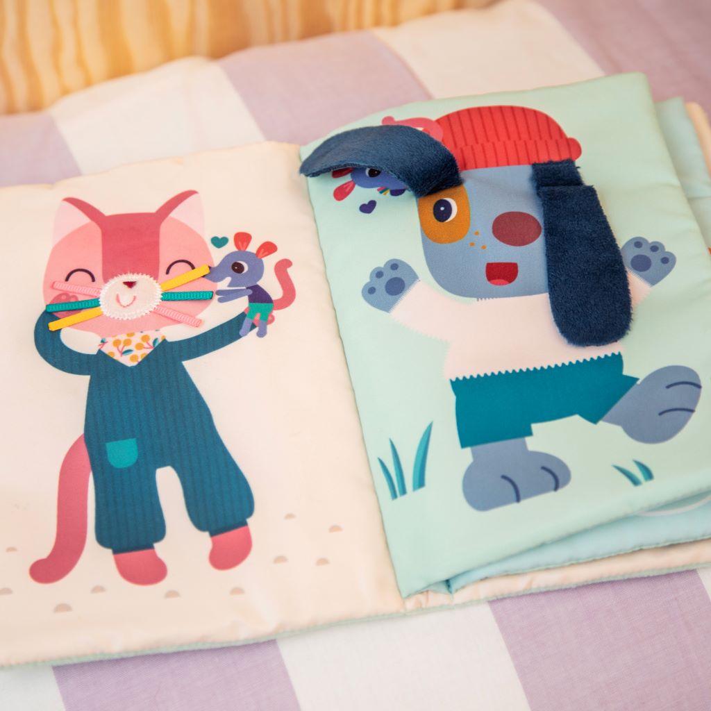 Lilliputiens, Nina Activity Book for Baby – Sensory Play