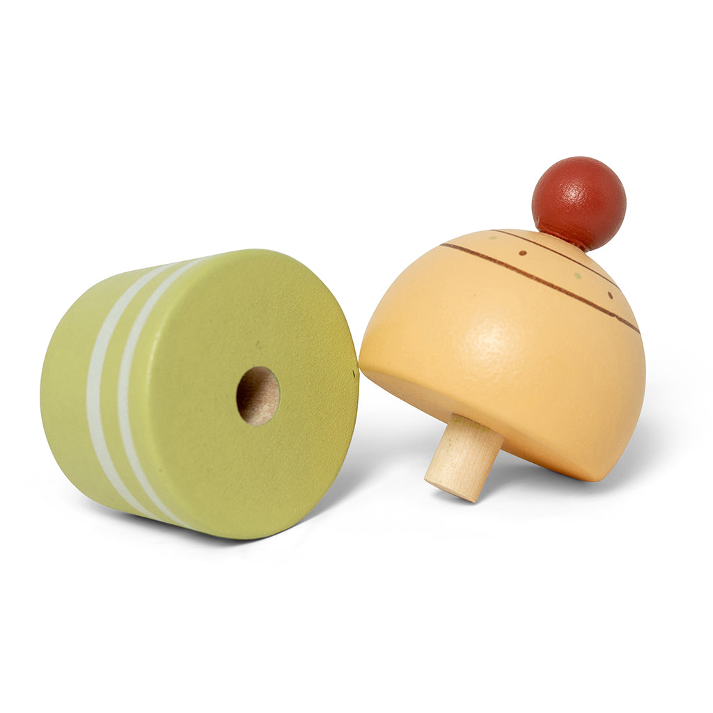 Mamamemo Wooden Play Food, Cupcakes on Cake Stand