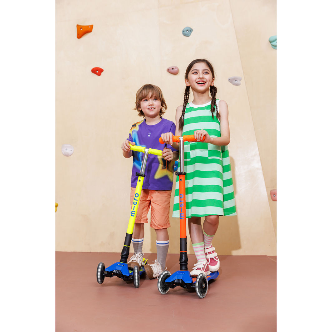 Micro Scooter Maxi Deluxe Foldable LED, Neon Canary Yellow