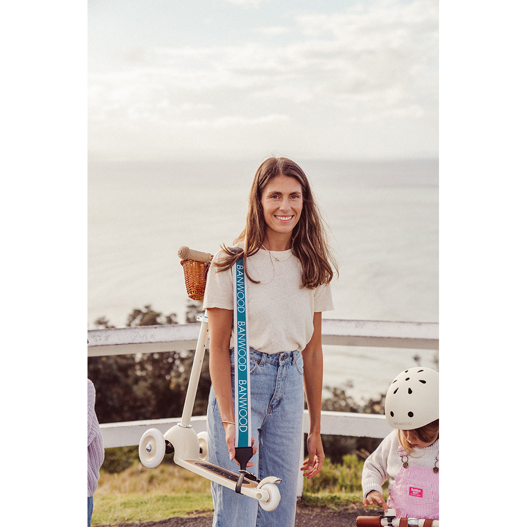 Banwood Carry Strap, Shoulder Strap for Skateboard, Scooter, and Balance Bike – Cream