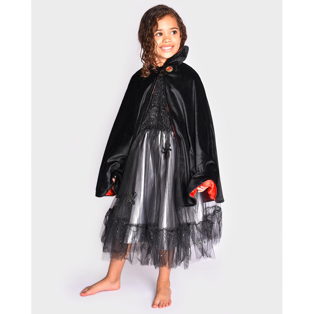 Den Goda Fen Costume, Vampire Cape - Ages 4-8 Years