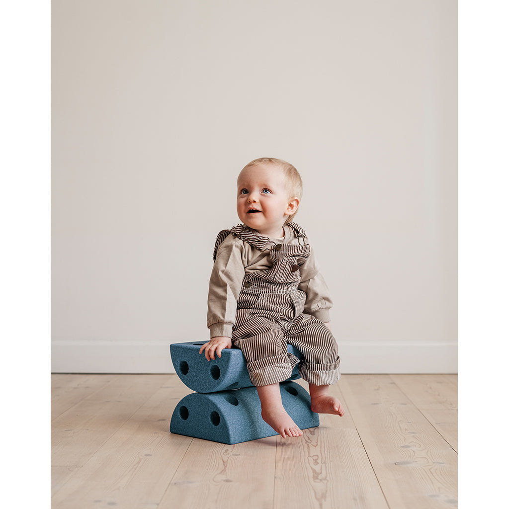 Modu Stool, Children&