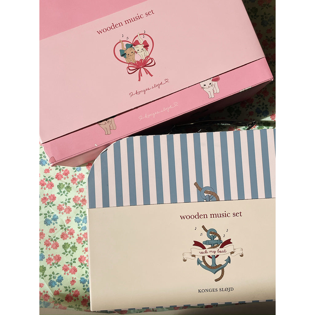 Konges Sløjd Musical Instruments in Suitcase, 4-Piece Set - Bow Kitty