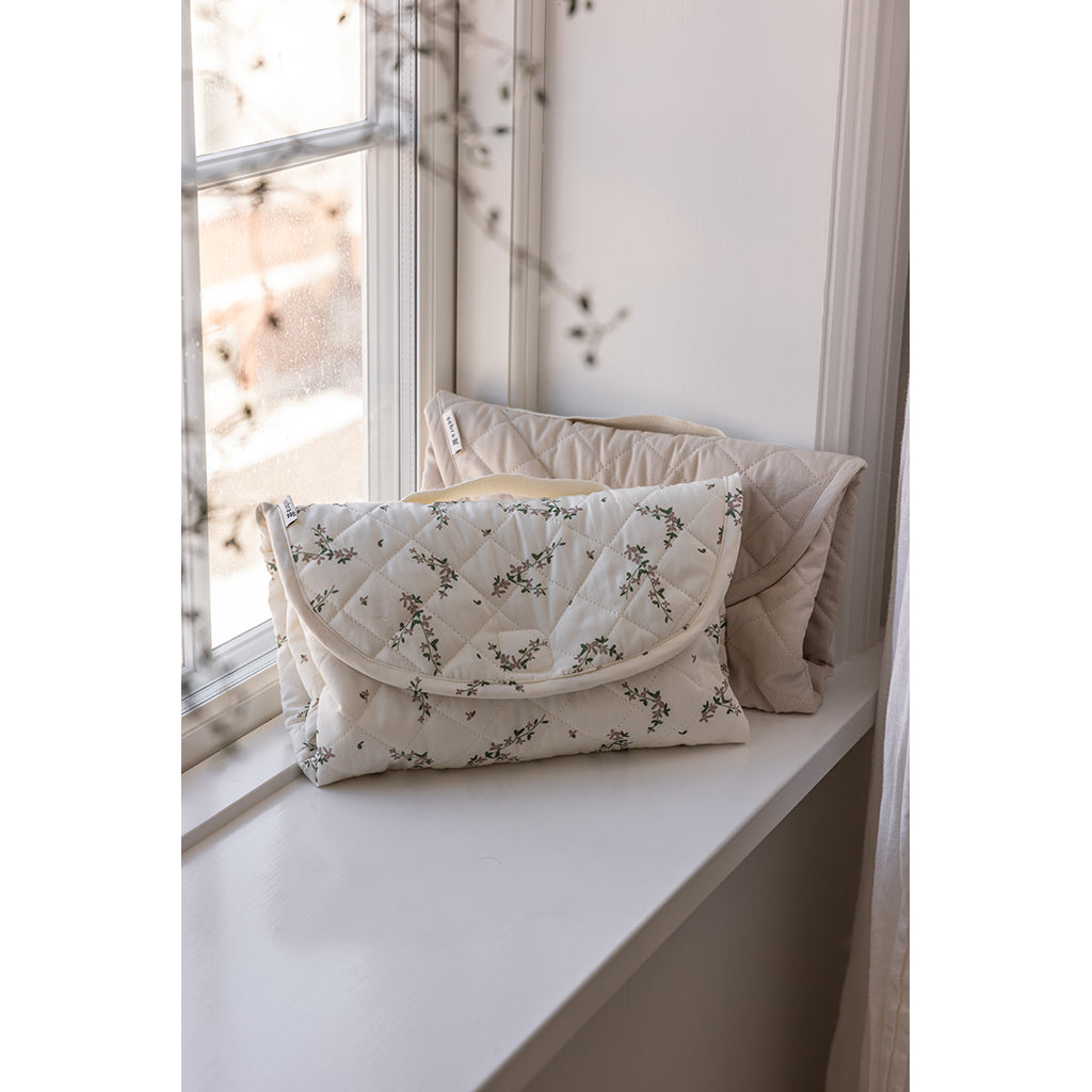 Sebra Changing Mat On-the-go - Powder Blossom