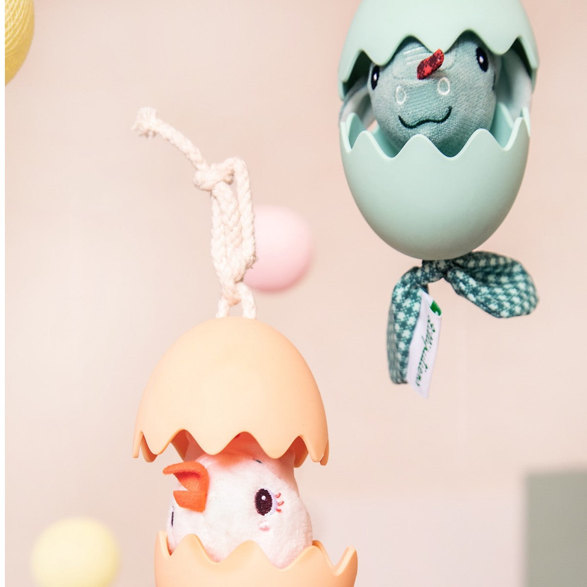 Lilliputiens Activity Mobile, Paulette the Dancing Egg