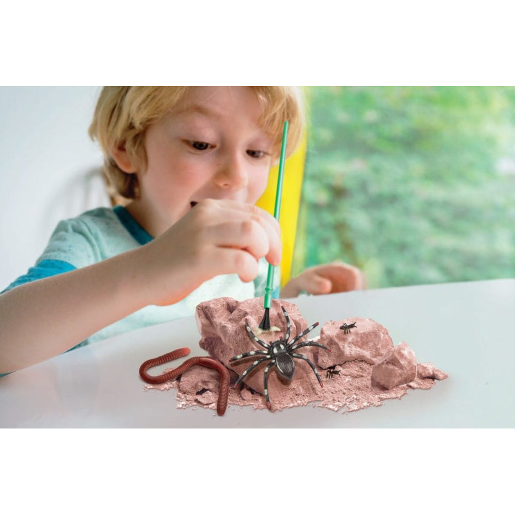 4M KidzLabs Experiment Set - Creepy Crawly Digging Kit