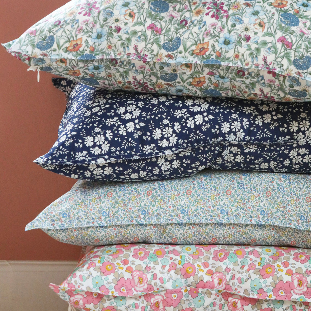 Lirum Larum Leg Mini, Liberty pillow, 50 x 50 cm - Alexander