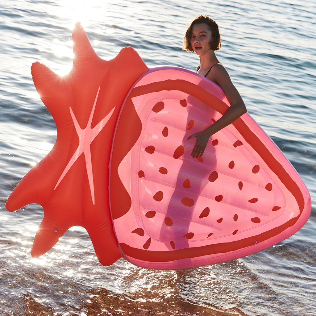 Sunnylife Air Mattress, Strawberry – For ages 6 and up
