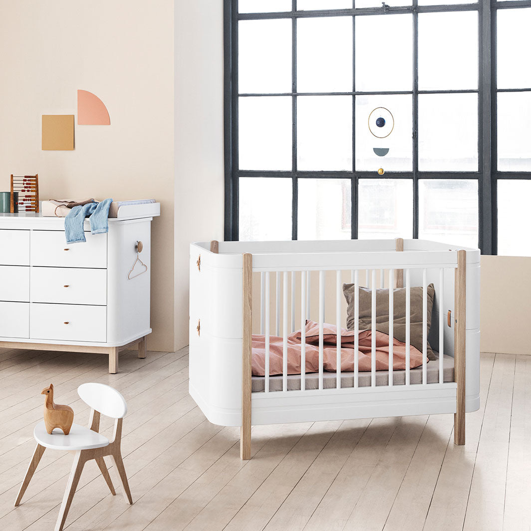 Oliver Furniture, Conversion Kit, from Wood Mini+ Crib to Mid-Height Bed - White/Oak