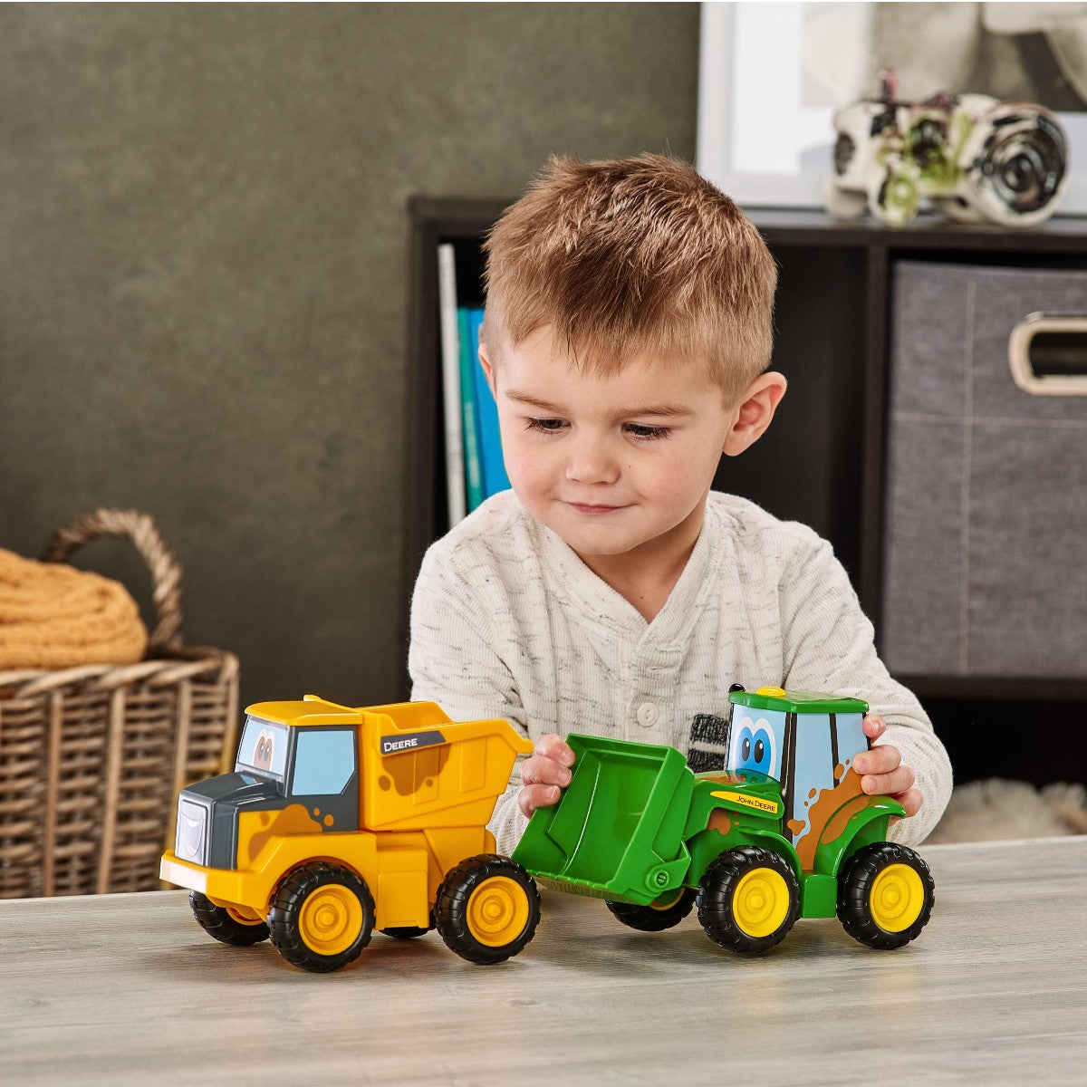 John Deere, 30 Farming Friends, Assorted Models - From 18 Months