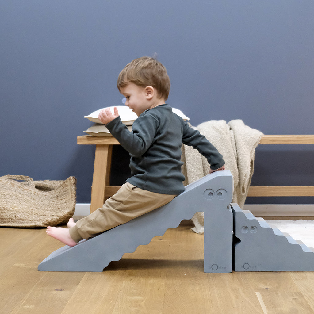 bObles Dino, Cloudy Blue