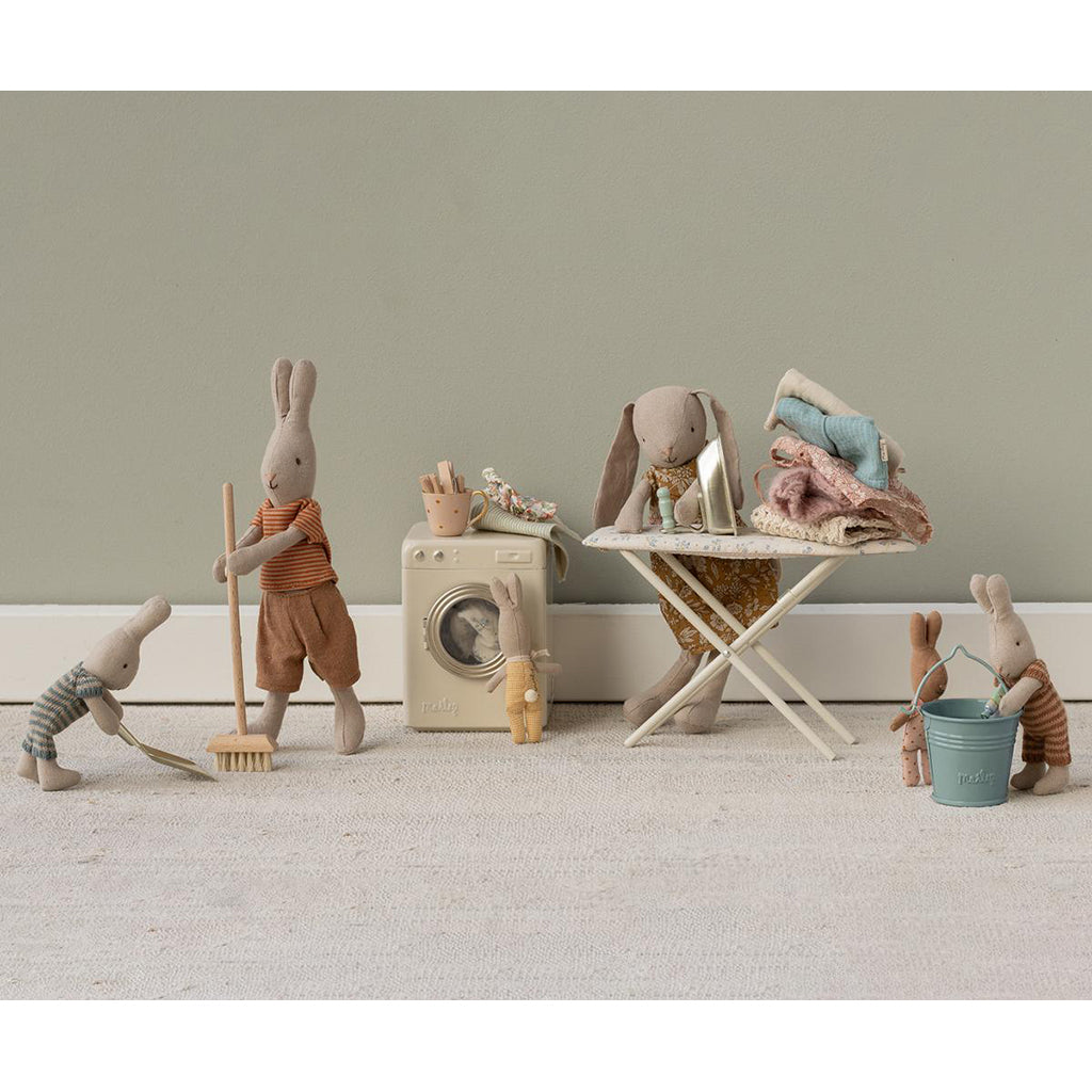 Maileg Doll Accessories for Mice, Miniature - Sweeping Set