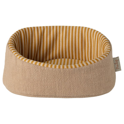 Maileg Dog Basket for Plush Puppy, Powder