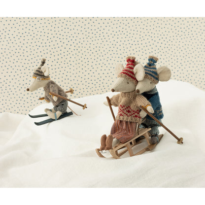 Maileg Doll Clothes for Mom Mouse: Knitted Sweater and Hat