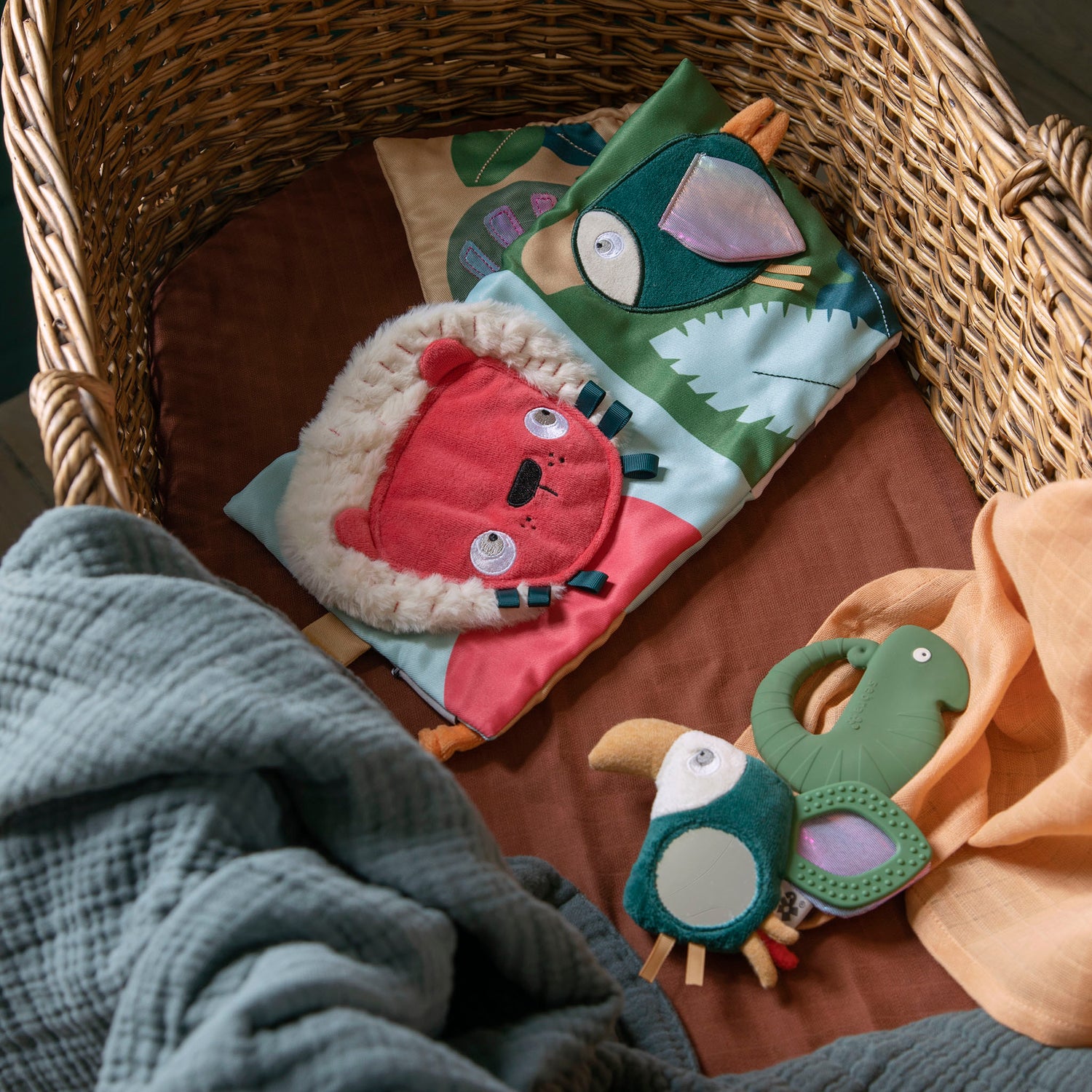 Sebra Activity Rattle with Mirror, Toucan Tully