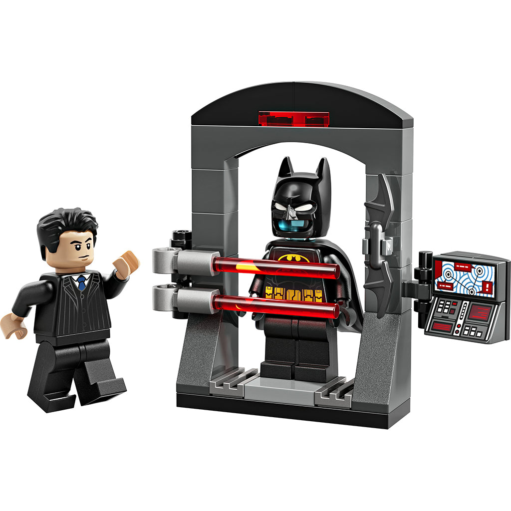 LEGO® Batman™ Bruce Wayne™ and the Batsuit