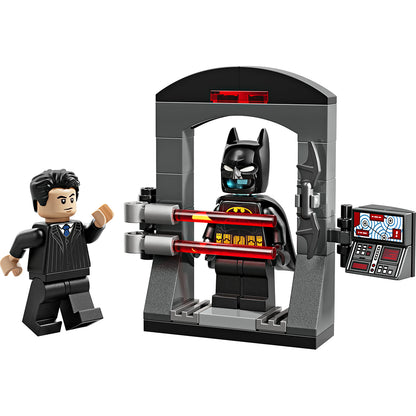 LEGO® Batman™ Bruce Wayne™ and the Batsuit