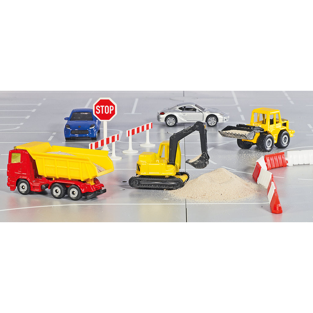 Siku Excavator, 6.8 x 3.2 cm