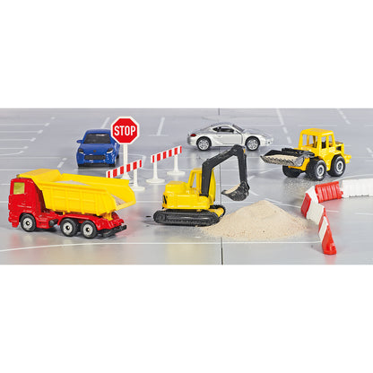 Siku Excavator, 6.8 x 3.2 cm