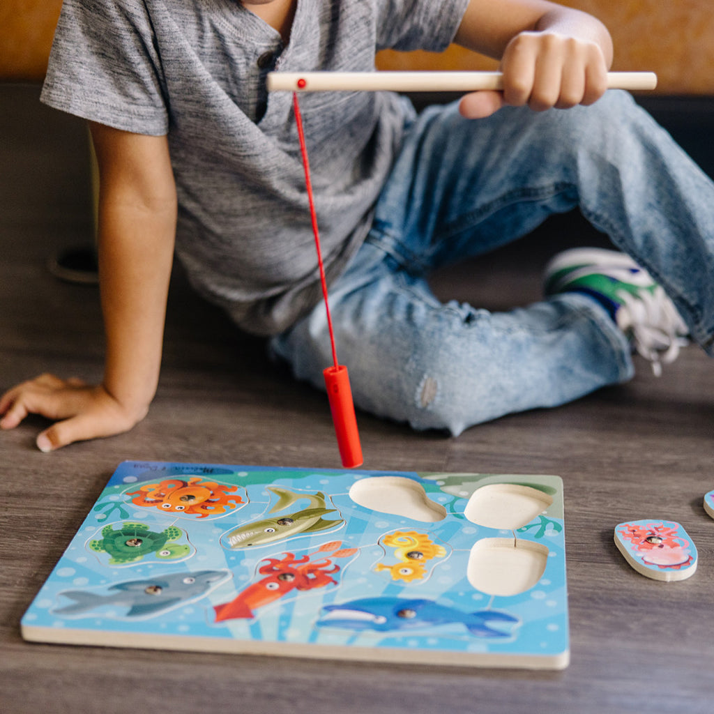 Melissa &amp; Doug Magnetic Wooden Puzzle with Fishing Rod, 10 Pieces