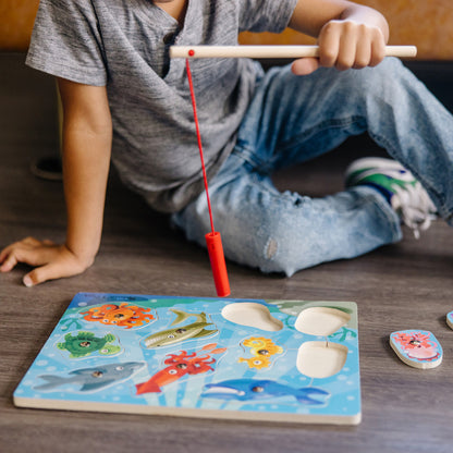 Melissa &amp; Doug Magnetic Wooden Puzzle with Fishing Rod, 10 Pieces