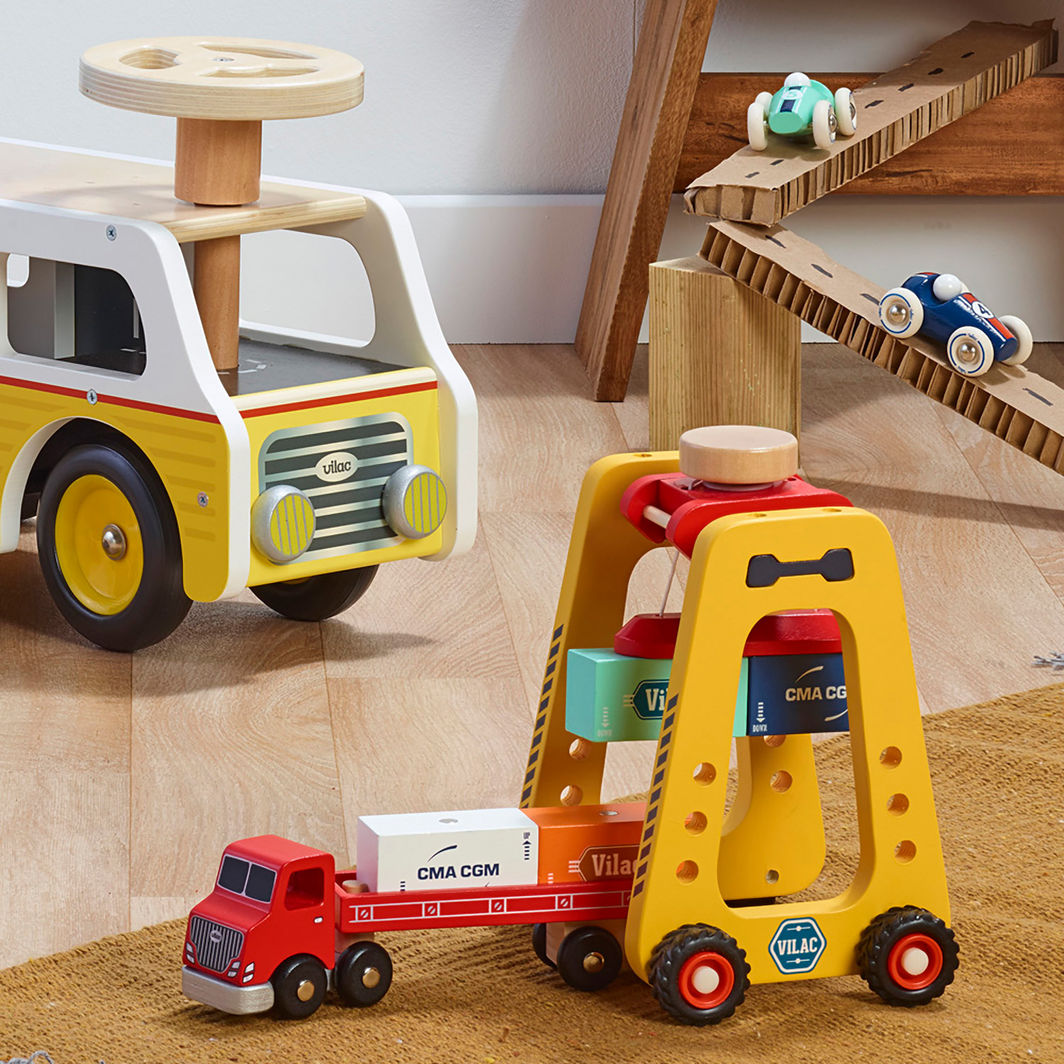 Vilac Container Crane and Truck
