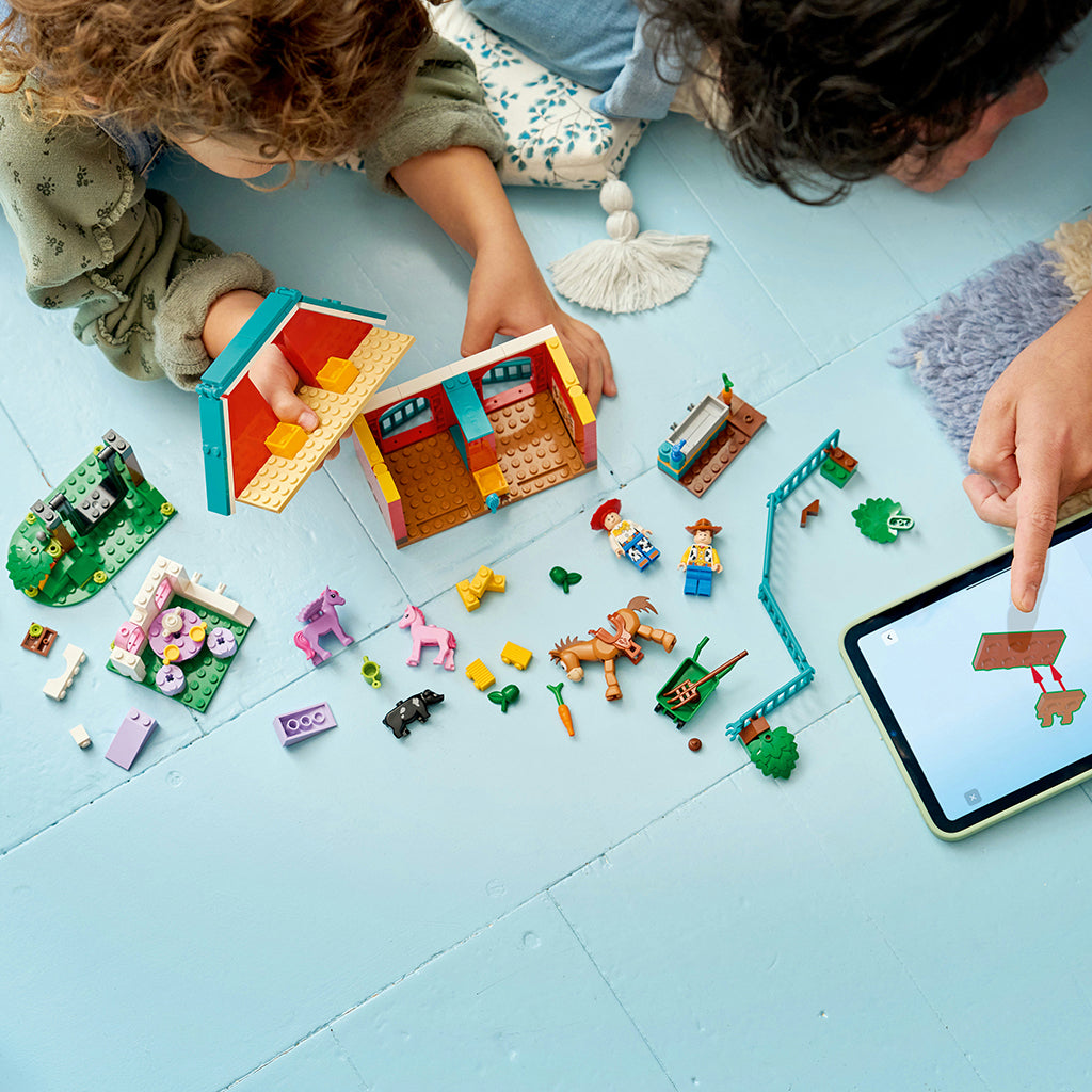 LEGO® Disney™ and Pixar Toy Story 5 Blazes Horse Farm