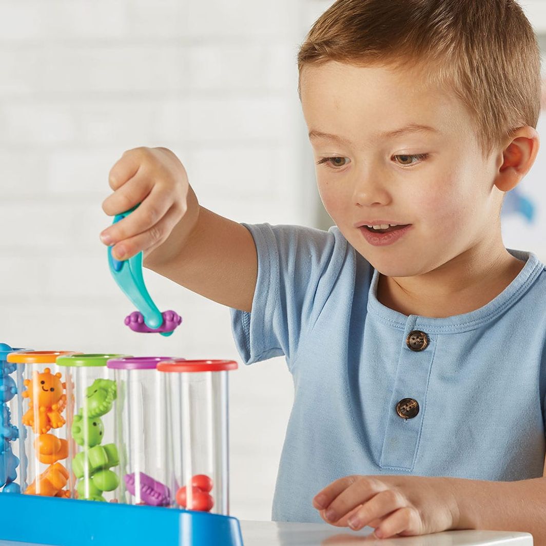 Learning Resources Strengthen Fine Motor Skills, Sorting Set – Silly Science