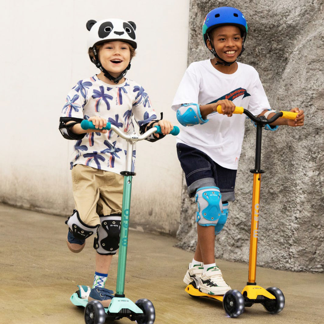 Micro Helmet, 3D Panda - Size M (Ages 5-8)