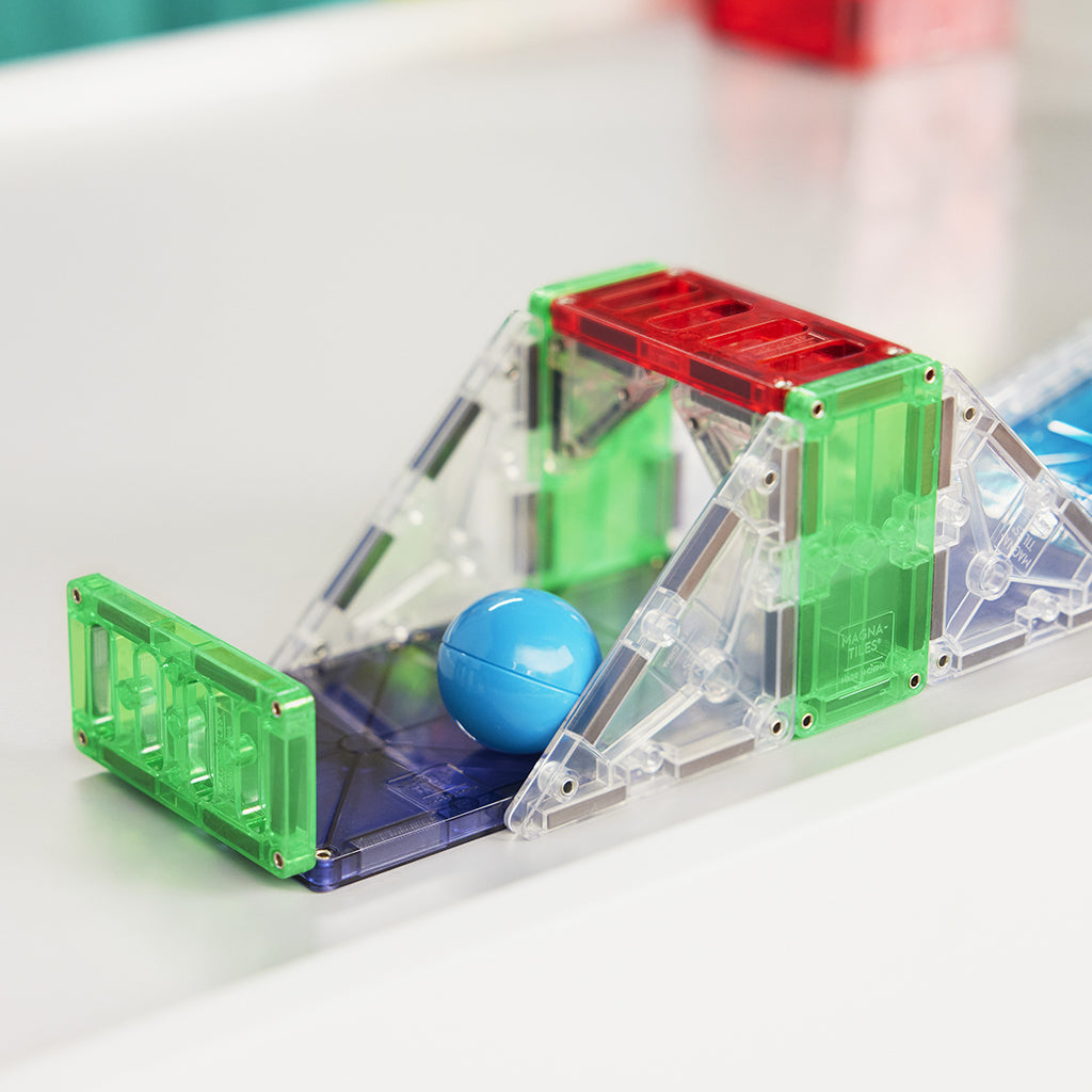 Magna-Tiles Magnetic Building Set, Rail Racer - Pieces