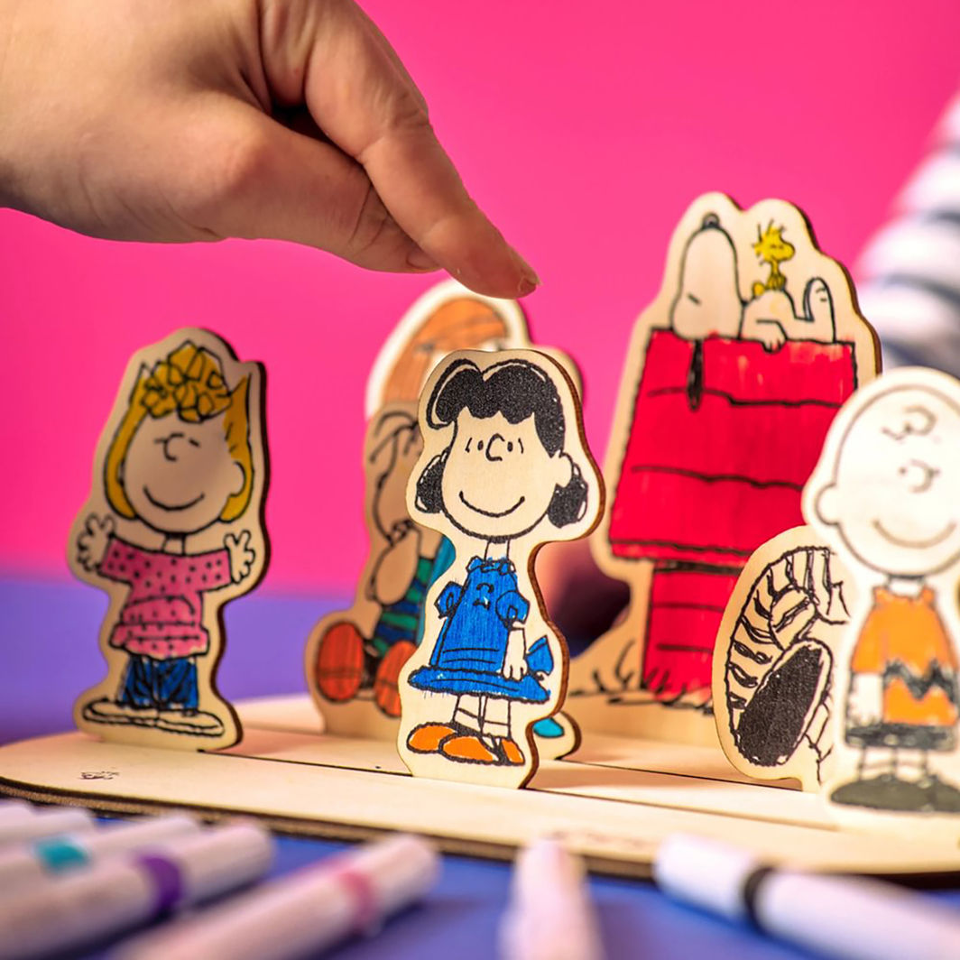 Ooly 3D Cartoon Wooden Decoration Set, Peanuts