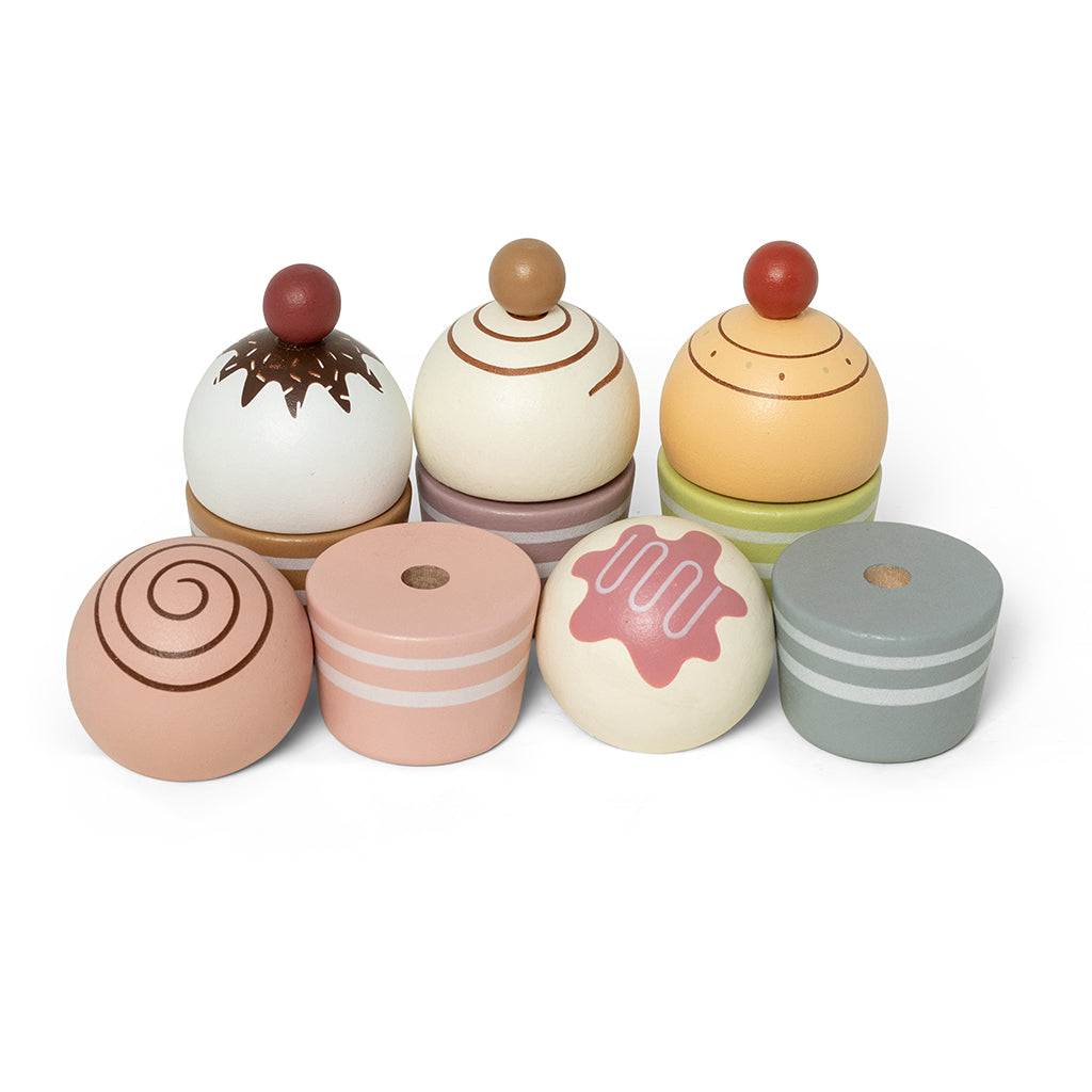 Mamamemo Wooden Play Food, Cupcakes on Cake Stand