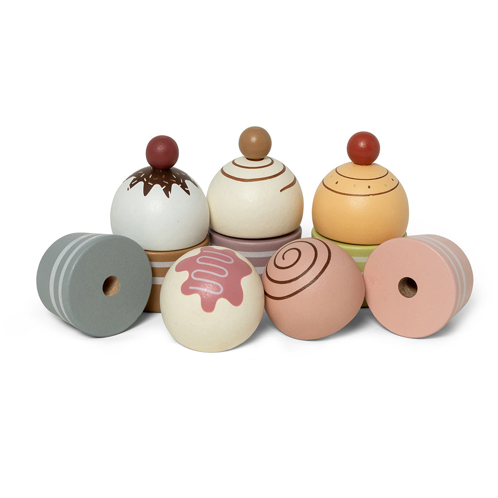 Mamamemo Wooden Play Food, Cupcakes on Cake Stand