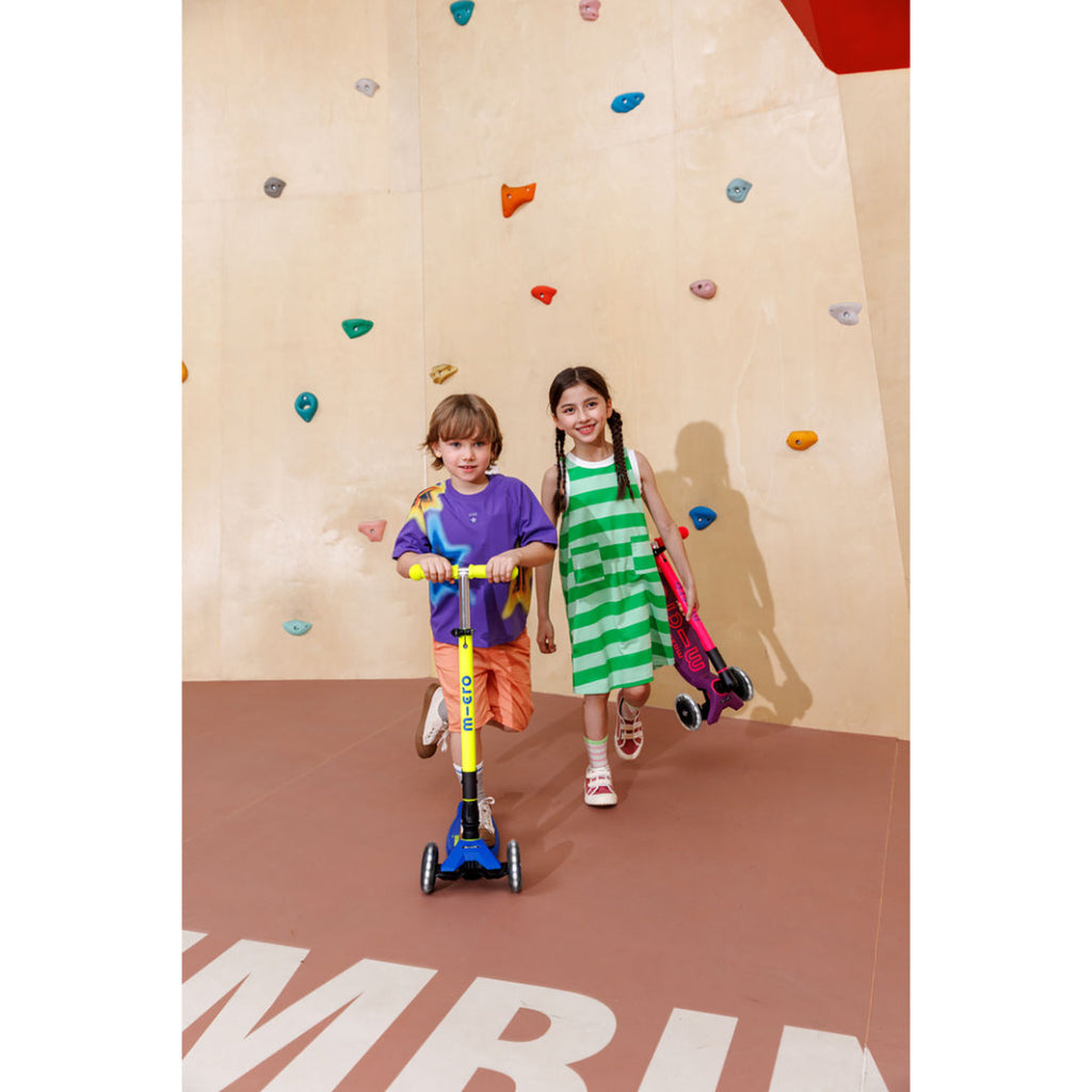 Micro Løbehjul, Maxi Deluxe LED - Neon Ultra Pink