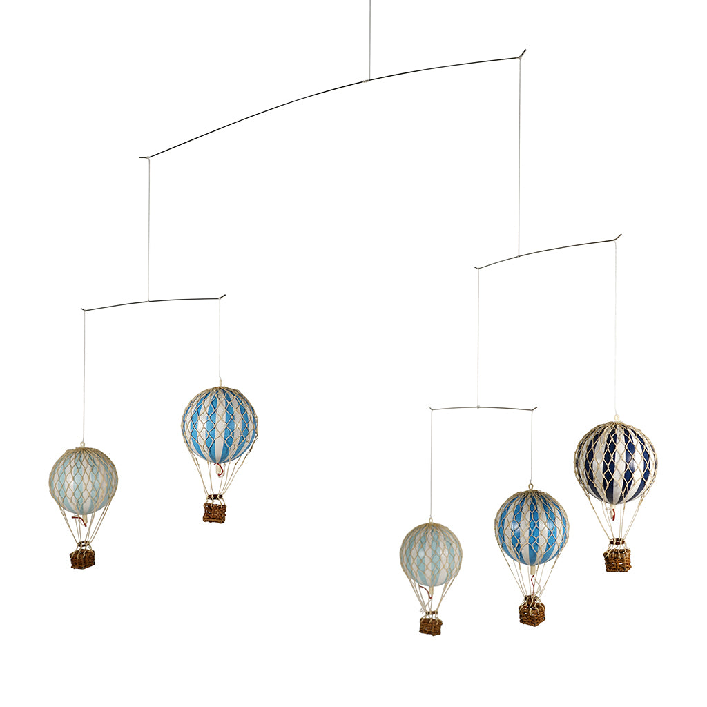 Uro med luftballoner, blå farver