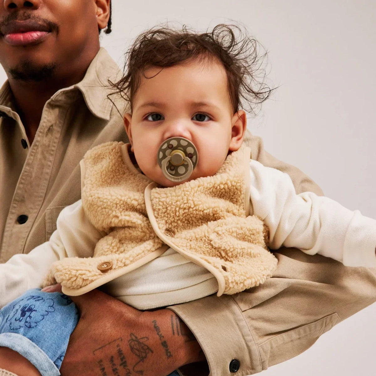 Bibs Natural Rubber Pacifiers, Size 2 – Polka Vanilla/Dark Oak