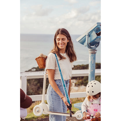 Banwood Carry Strap, Shoulder Strap for Skateboard, Scooter, and Balance Bike – Cream