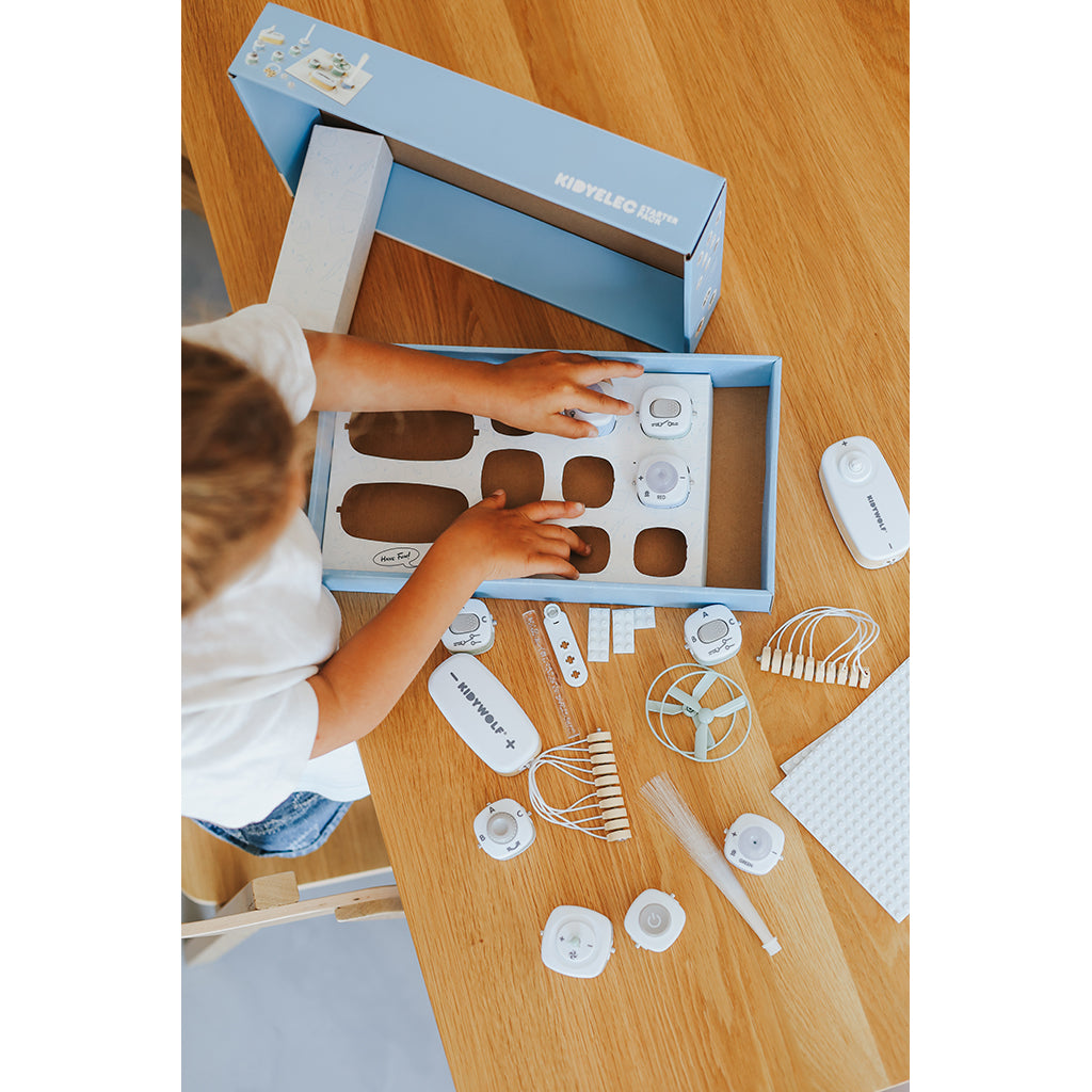 Kidyelec-Starter – Experiment Set on Electricity and Power – 11 Pieces