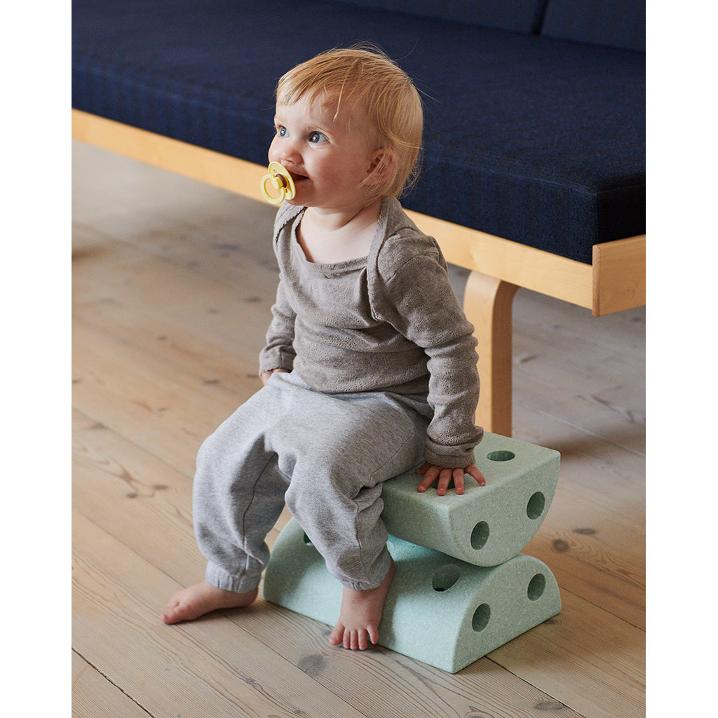 Modu Stool, Children&