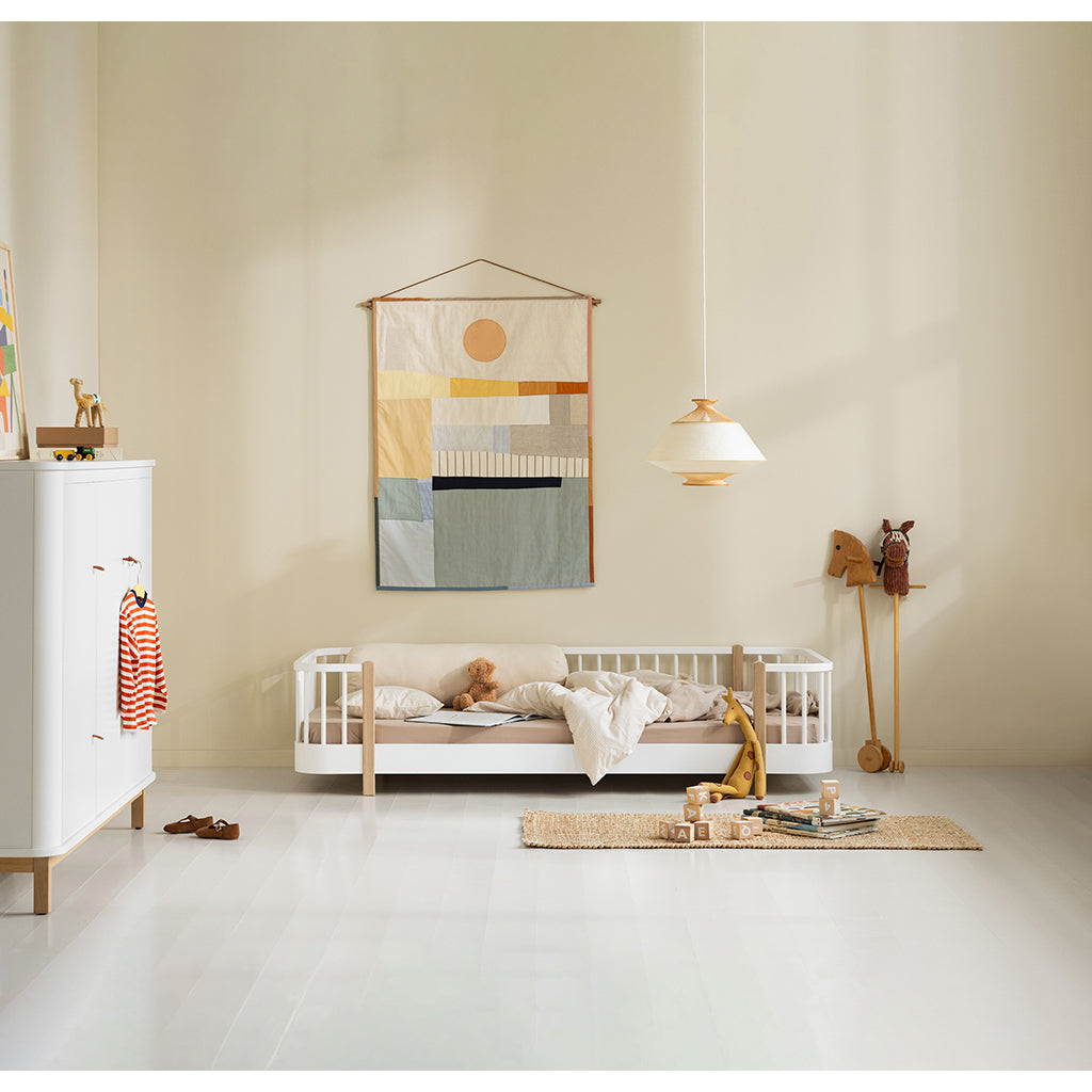 Oliver Furniture, Wood Original, Floor Bed – White/Oak