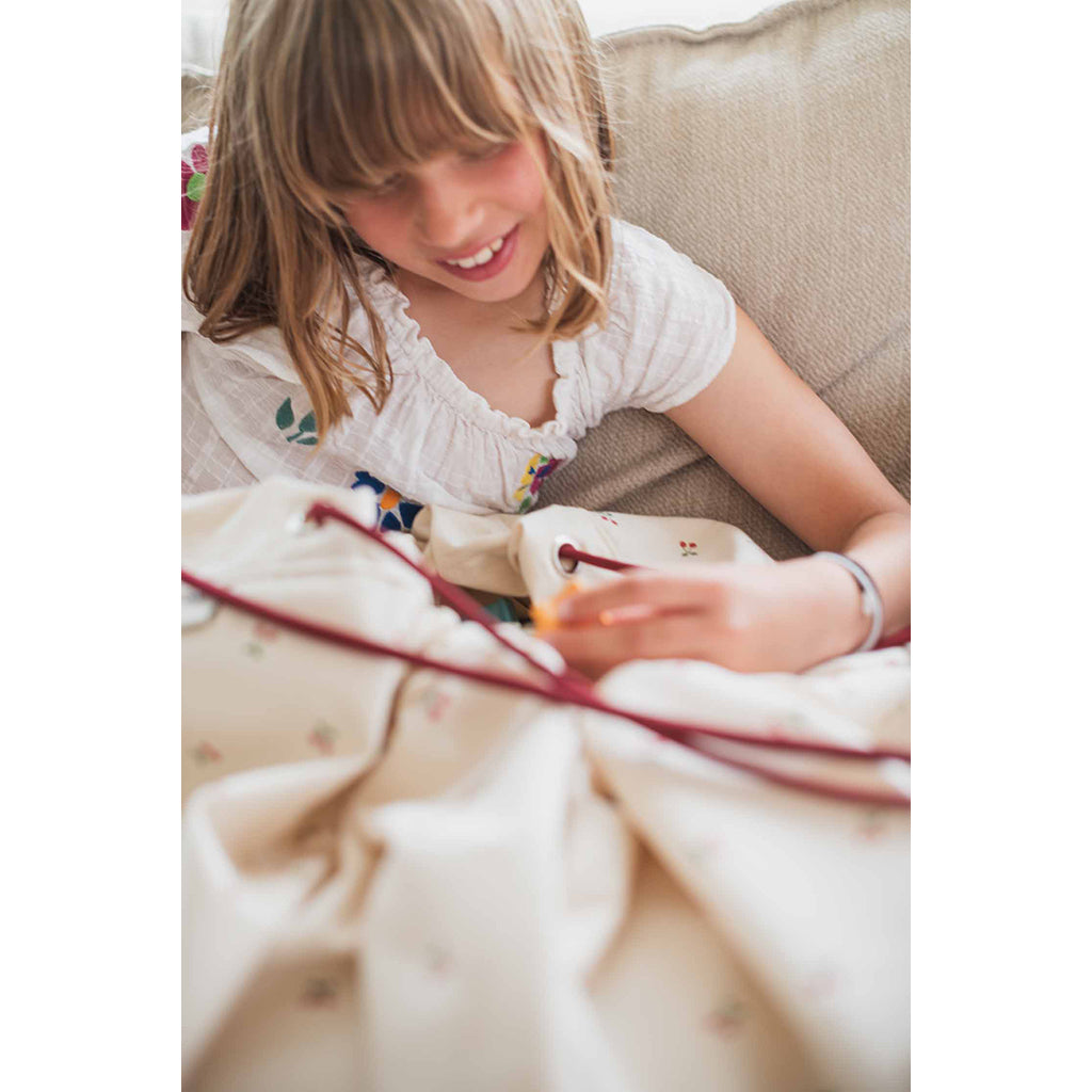 Play&amp;Go 2-in-1 Playmat, Cherry Cherry