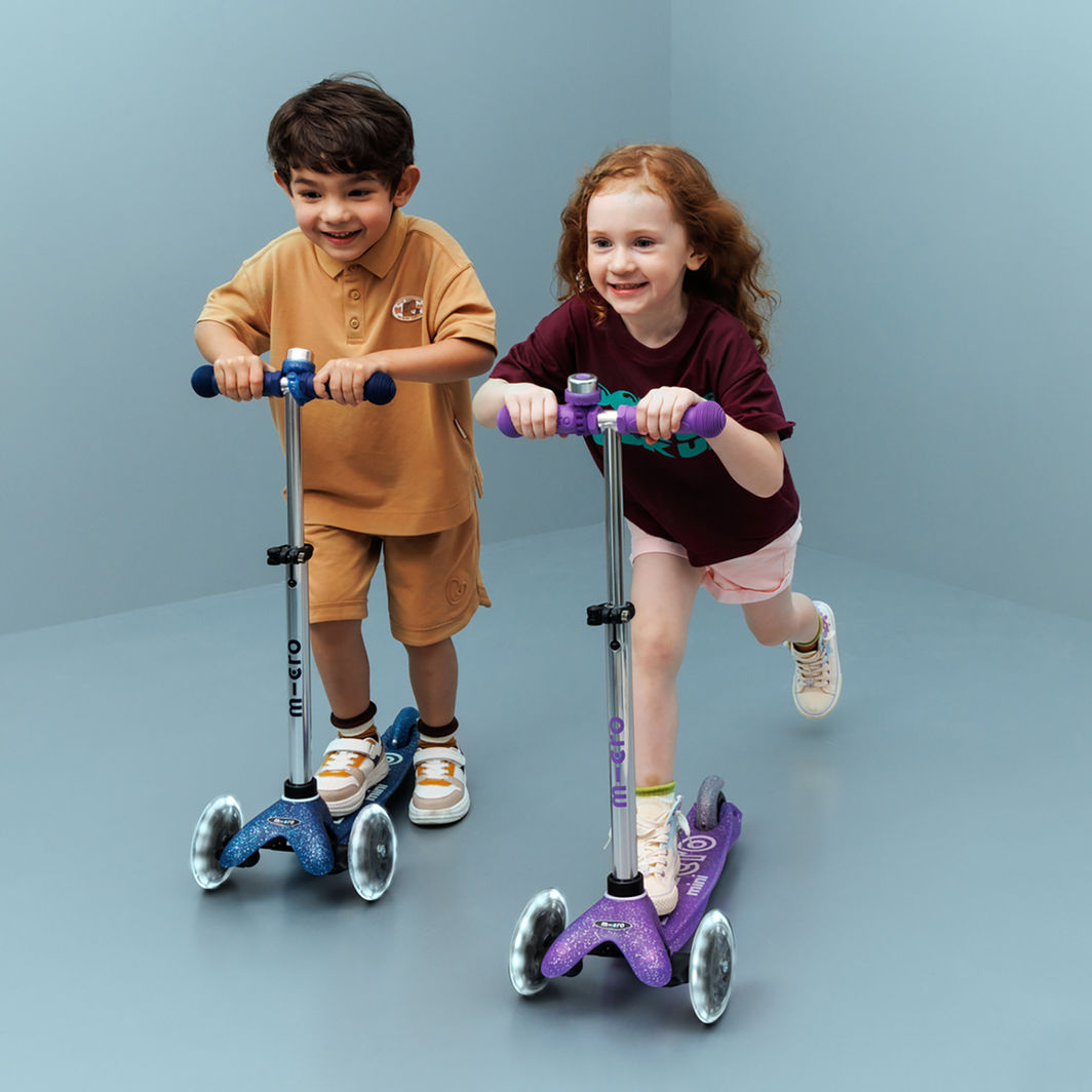 Micro Kick Scooter, Mini Deluxe Galaxy Glitter LED - Navy Blue