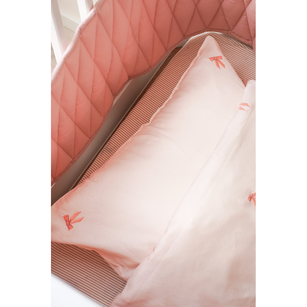 Cam Cam Crib Bumper, OCS, Harlequin Embroidery – Blossom Pink